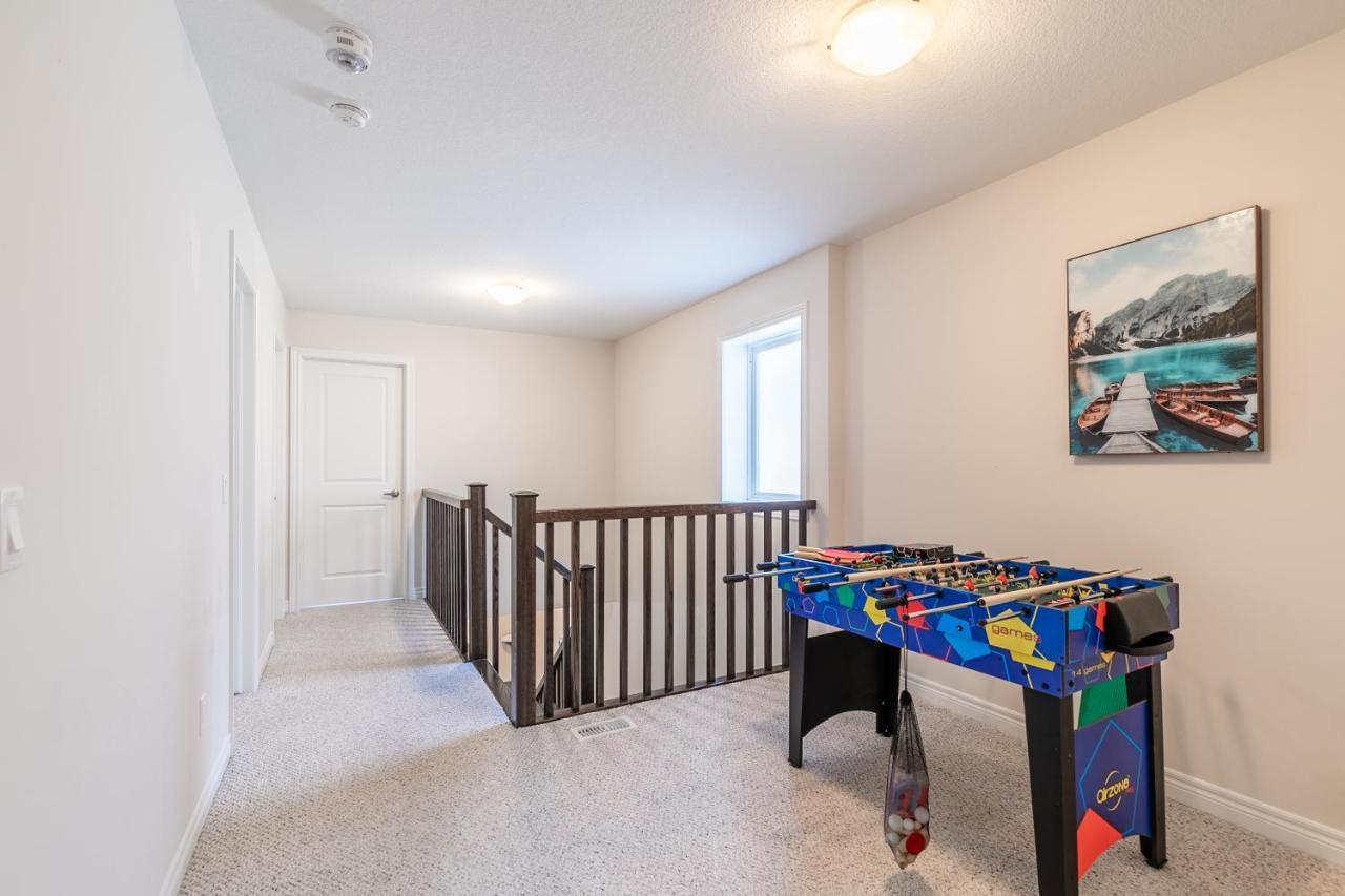 Globalstay Modern Townhomes In Lakeshore Steps To The Beach Hamilton Exterior foto